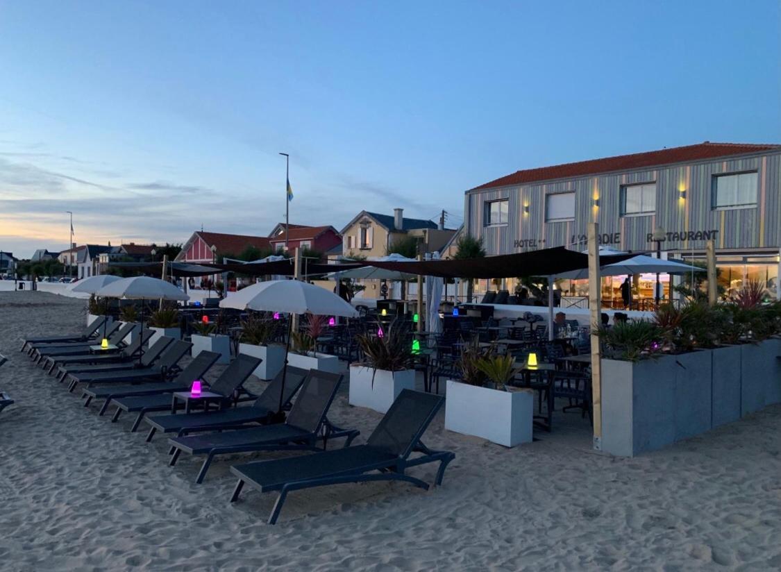 Acadie Saint Victor - Hotel Restaurant - Face Mer - Chatelaillon Plage Exteriér fotografie
