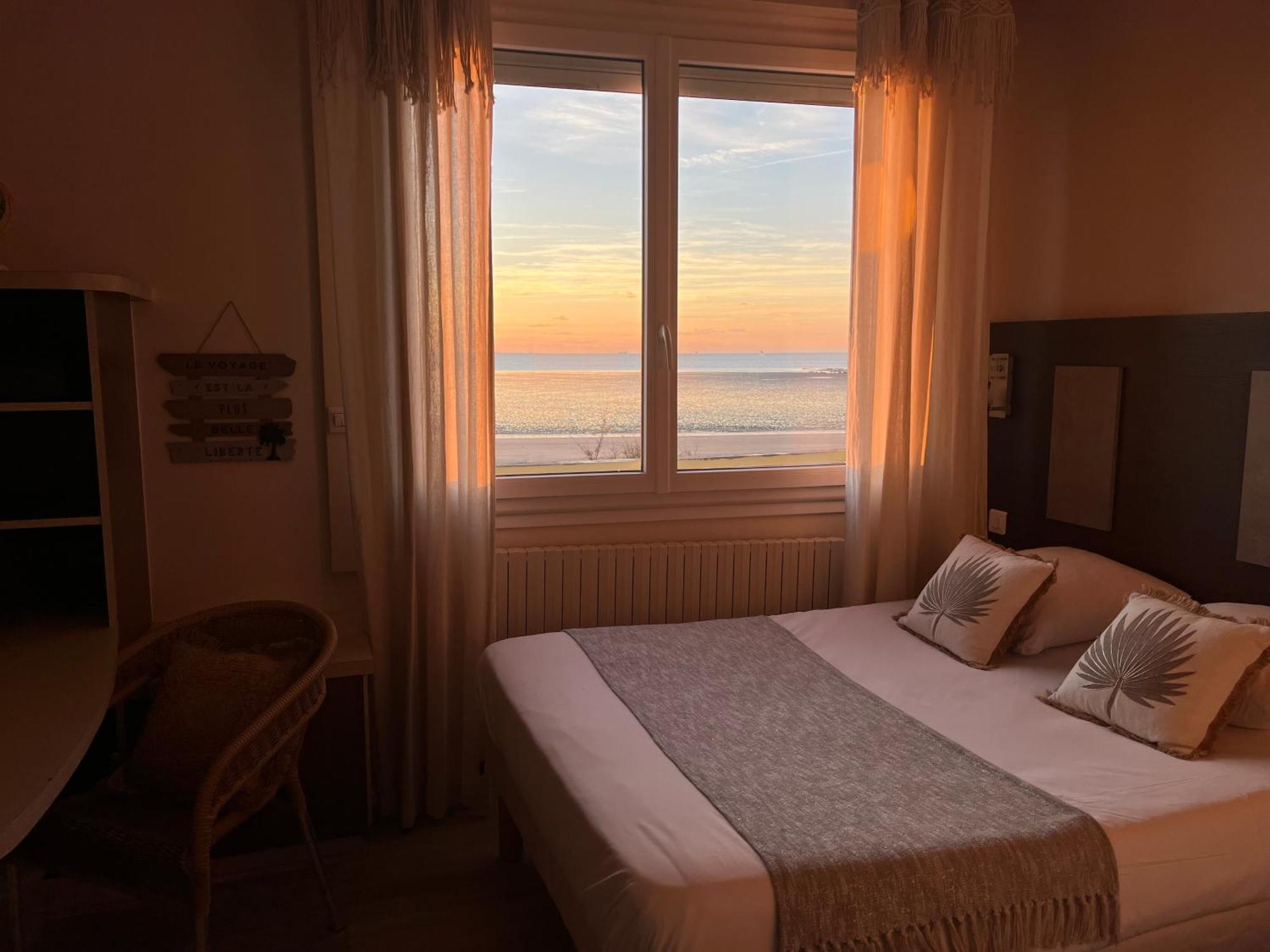 Acadie Saint Victor - Hotel Restaurant - Face Mer - Chatelaillon Plage Exteriér fotografie